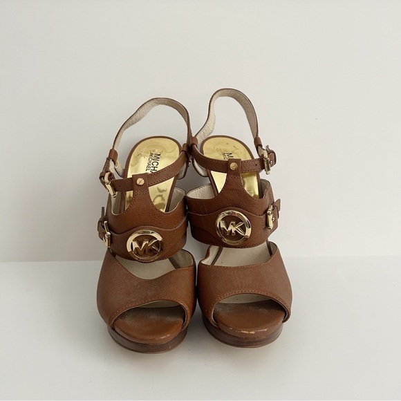 Michael Kors Tan Platform Sandals with Gold Logo - Picture 2 of 8